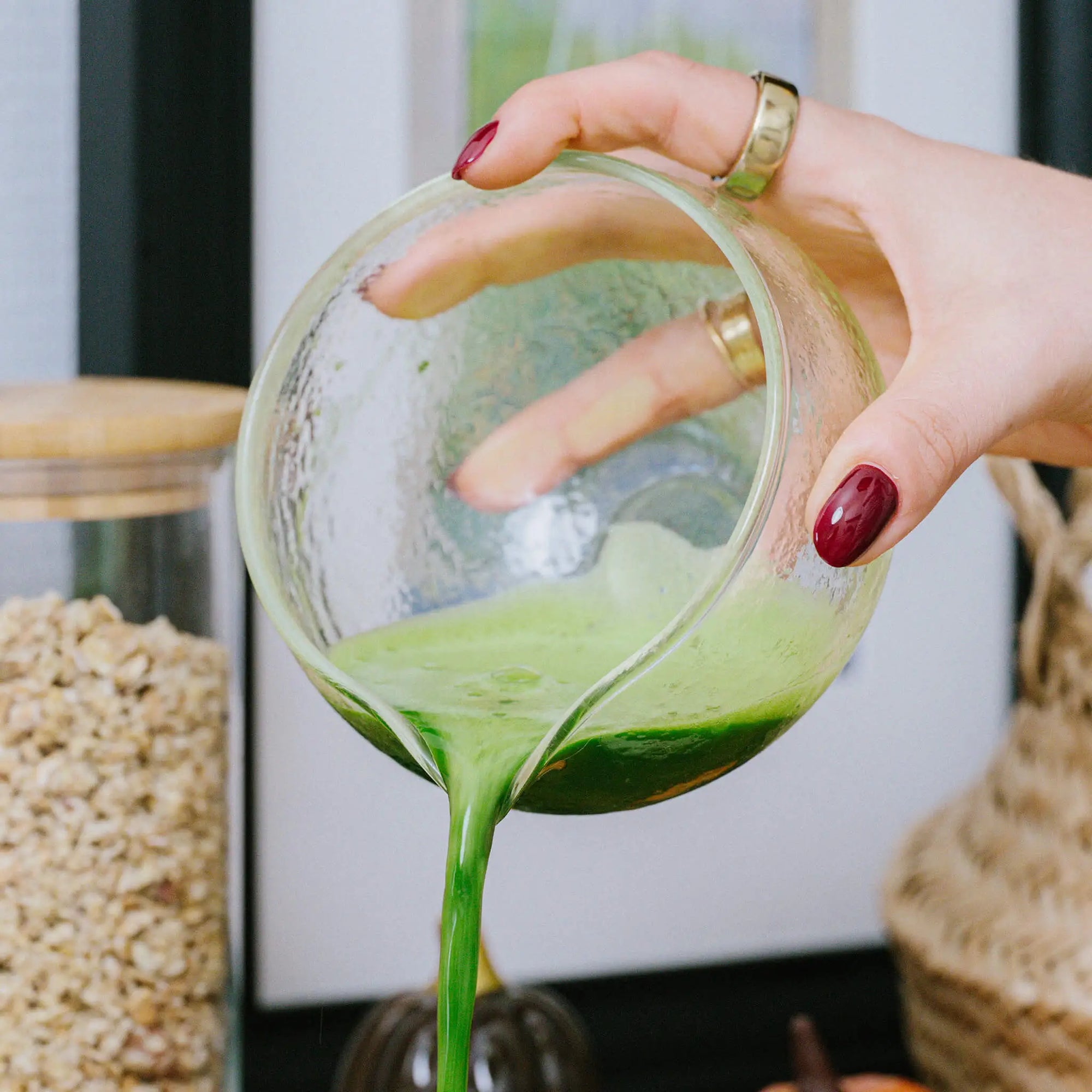 Bol de préparation à bec verseur